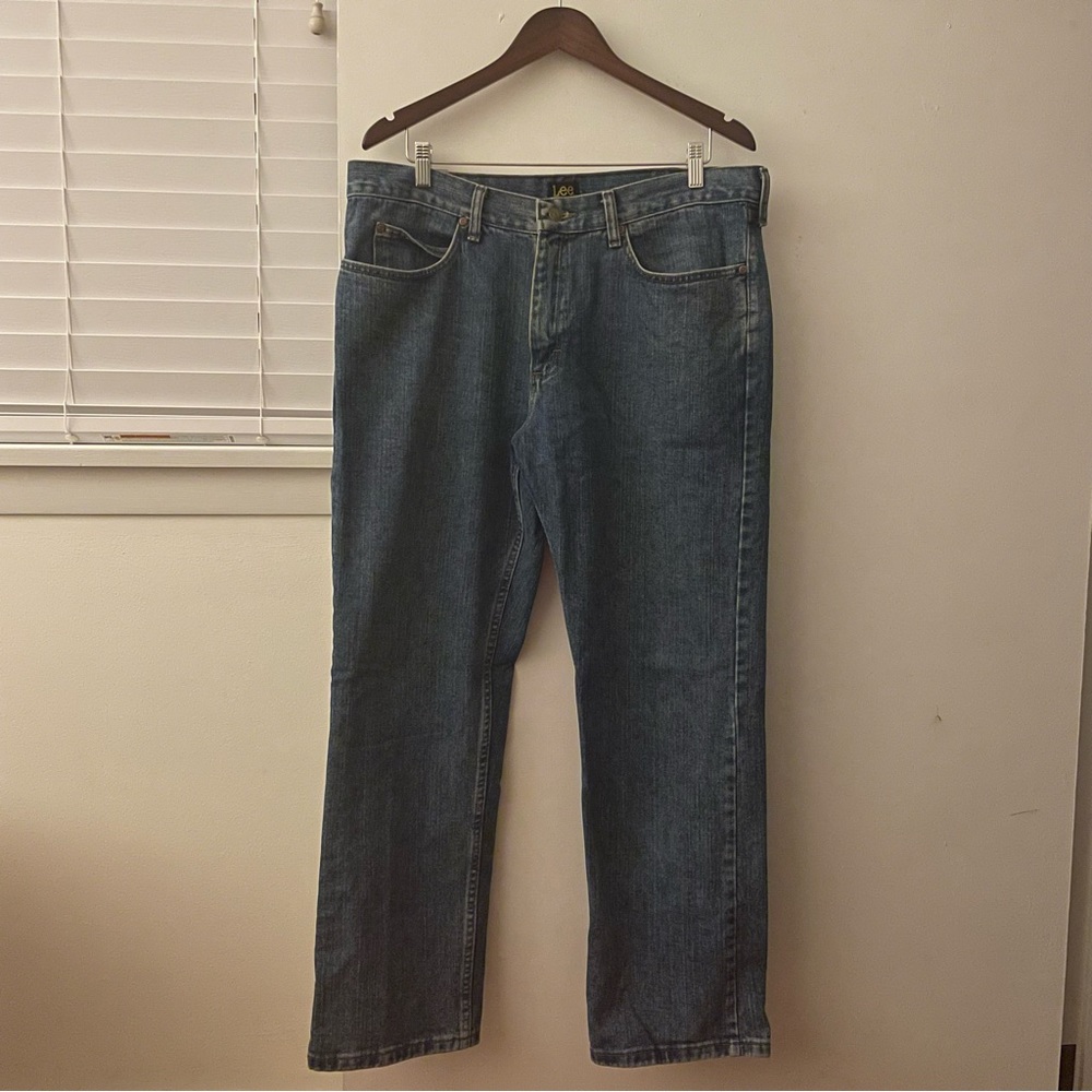 EUC Relaxed Fit Lee Jeans 36X30